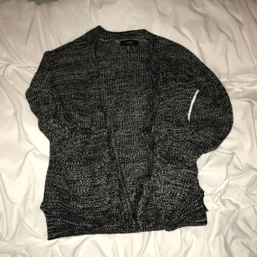 ‼️🚫SOLD🚫‼️Black and White Pocketed Cardigan